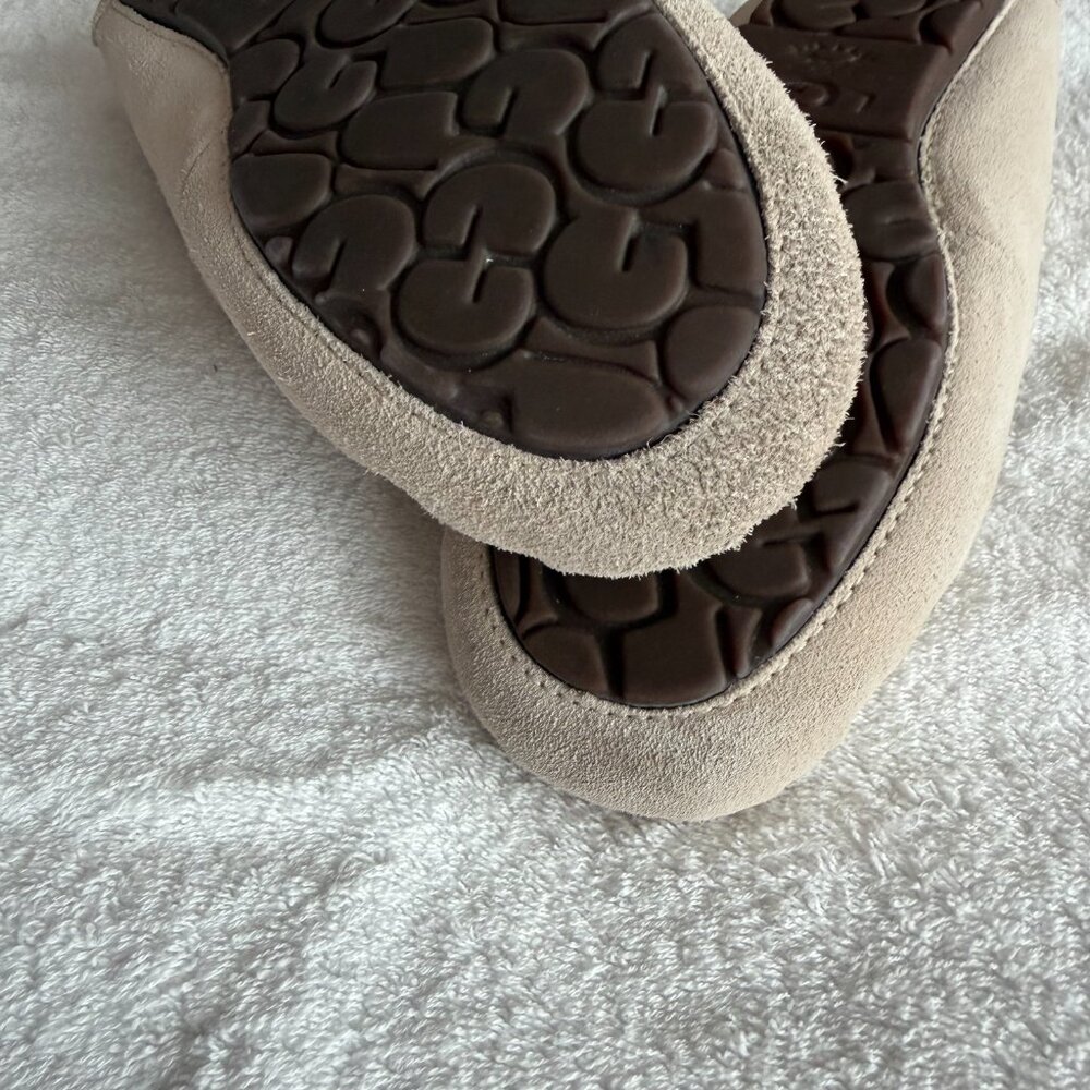 Women's UGG ANSLEY Suede Indoor/Outdoor Moccasin Slippers Size: 8 Light Beige - Picture 6 of 9